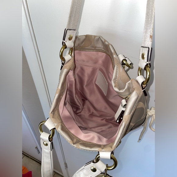 Coach Vintage Poppy Signature Collection Tan/Light Gold Medium Handbag - Picture 4 of 8